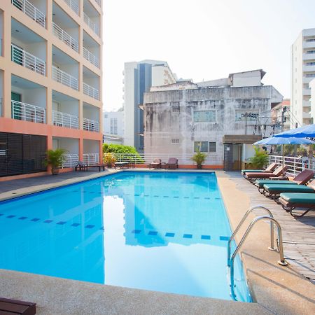 Eastiny Plaza Hotel Pattaya Extérieur photo