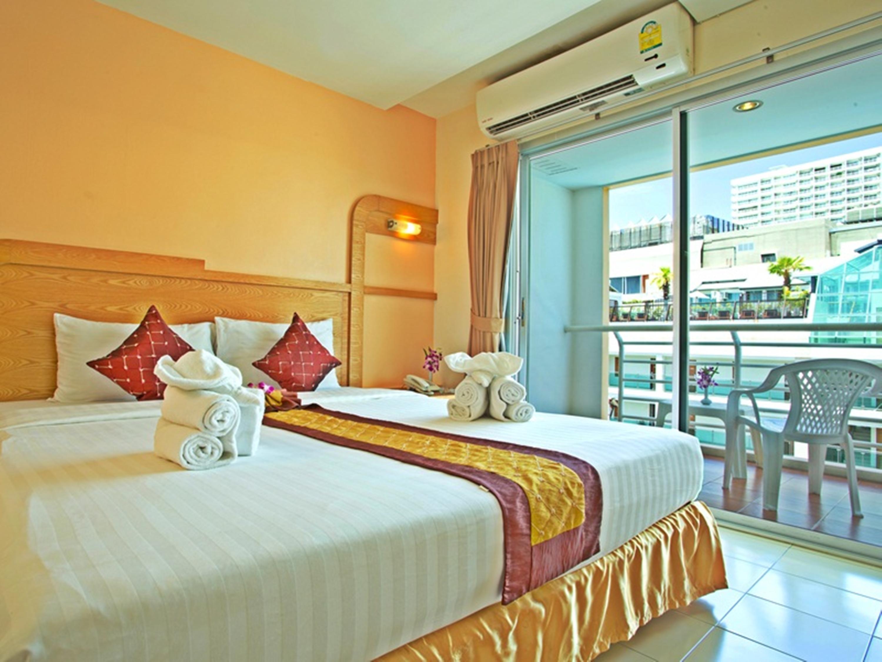 Eastiny Plaza Hotel Pattaya Extérieur photo