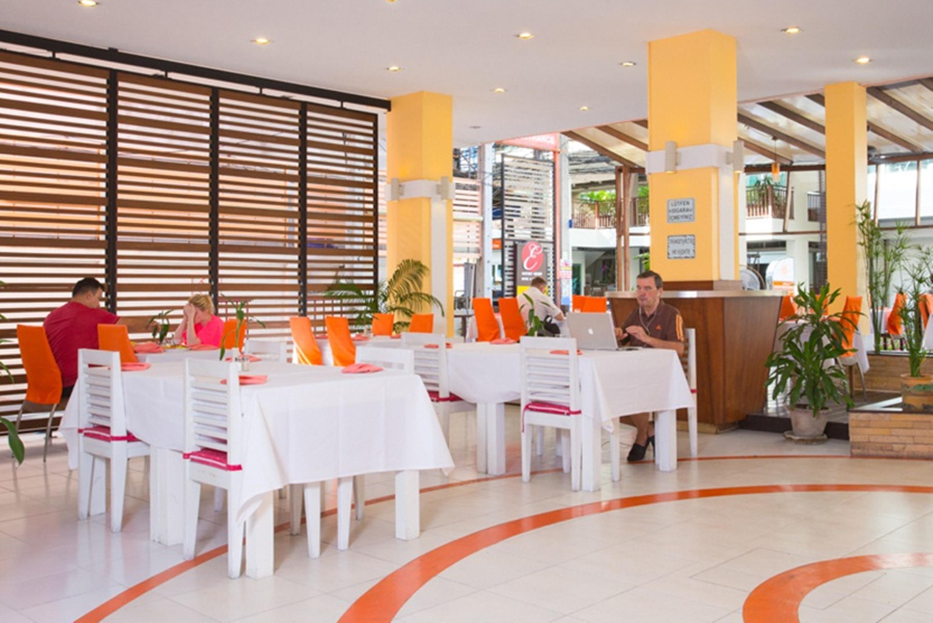 Eastiny Plaza Hotel Pattaya Extérieur photo