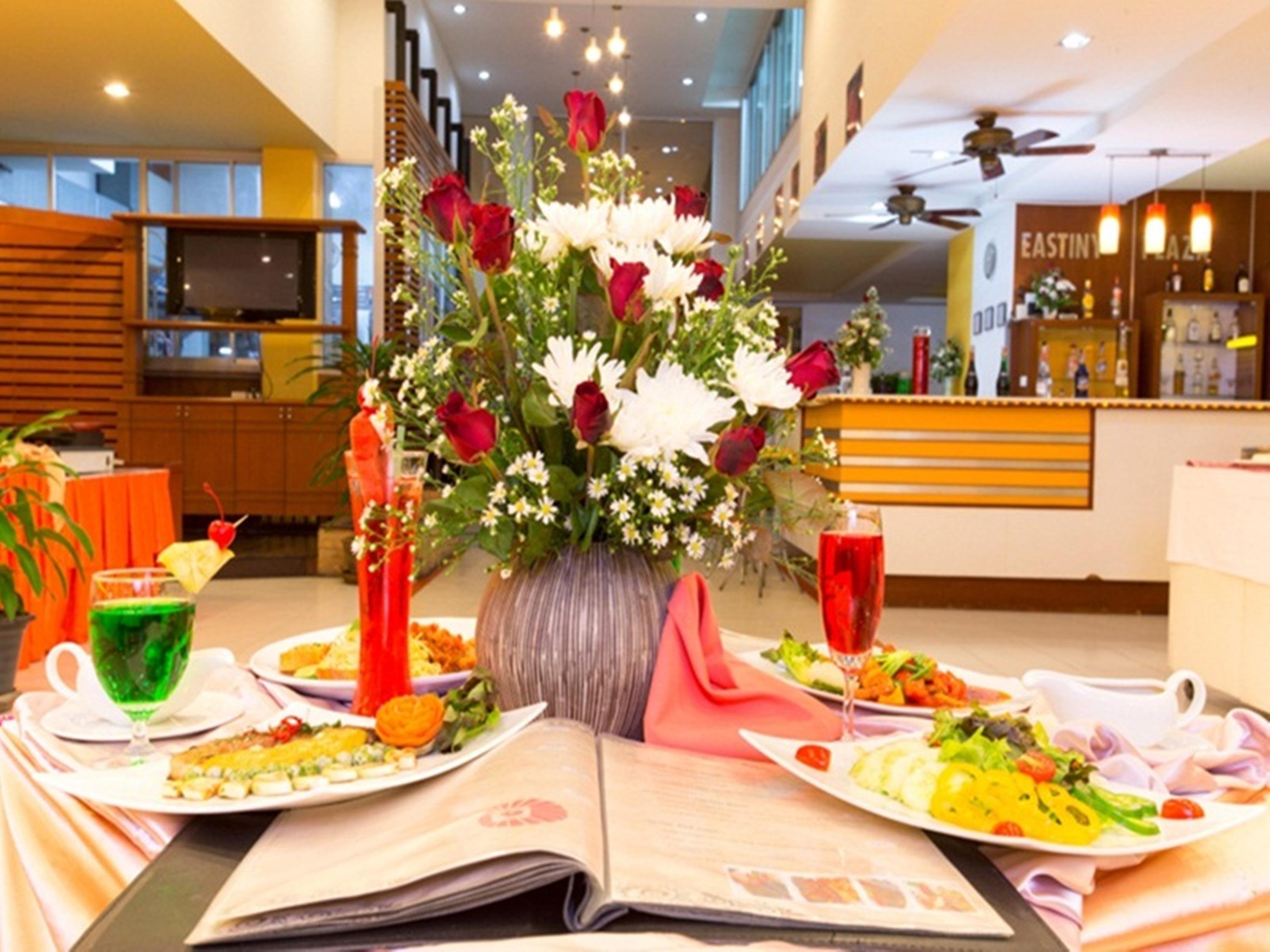 Eastiny Plaza Hotel Pattaya Extérieur photo