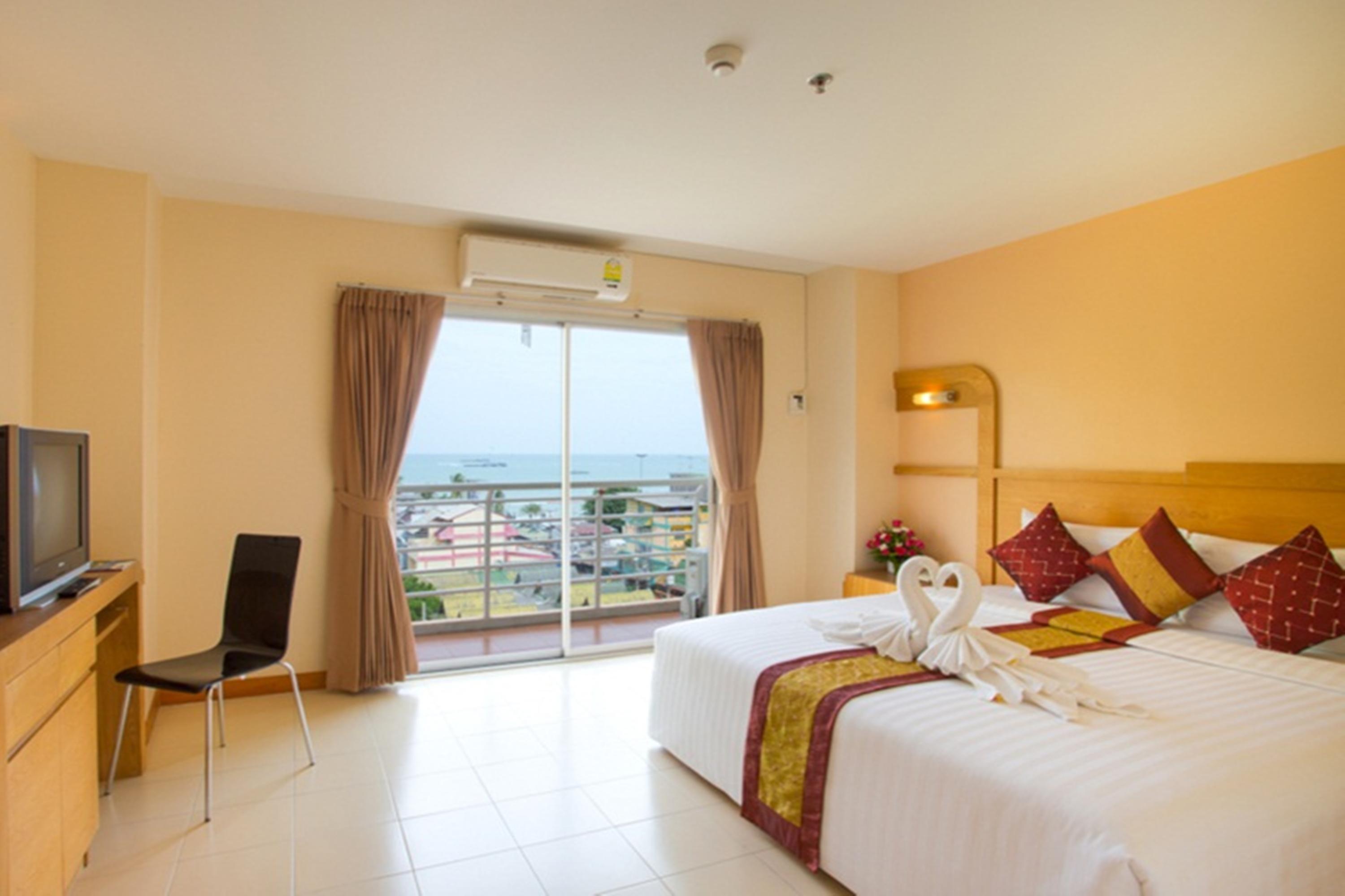 Eastiny Plaza Hotel Pattaya Extérieur photo