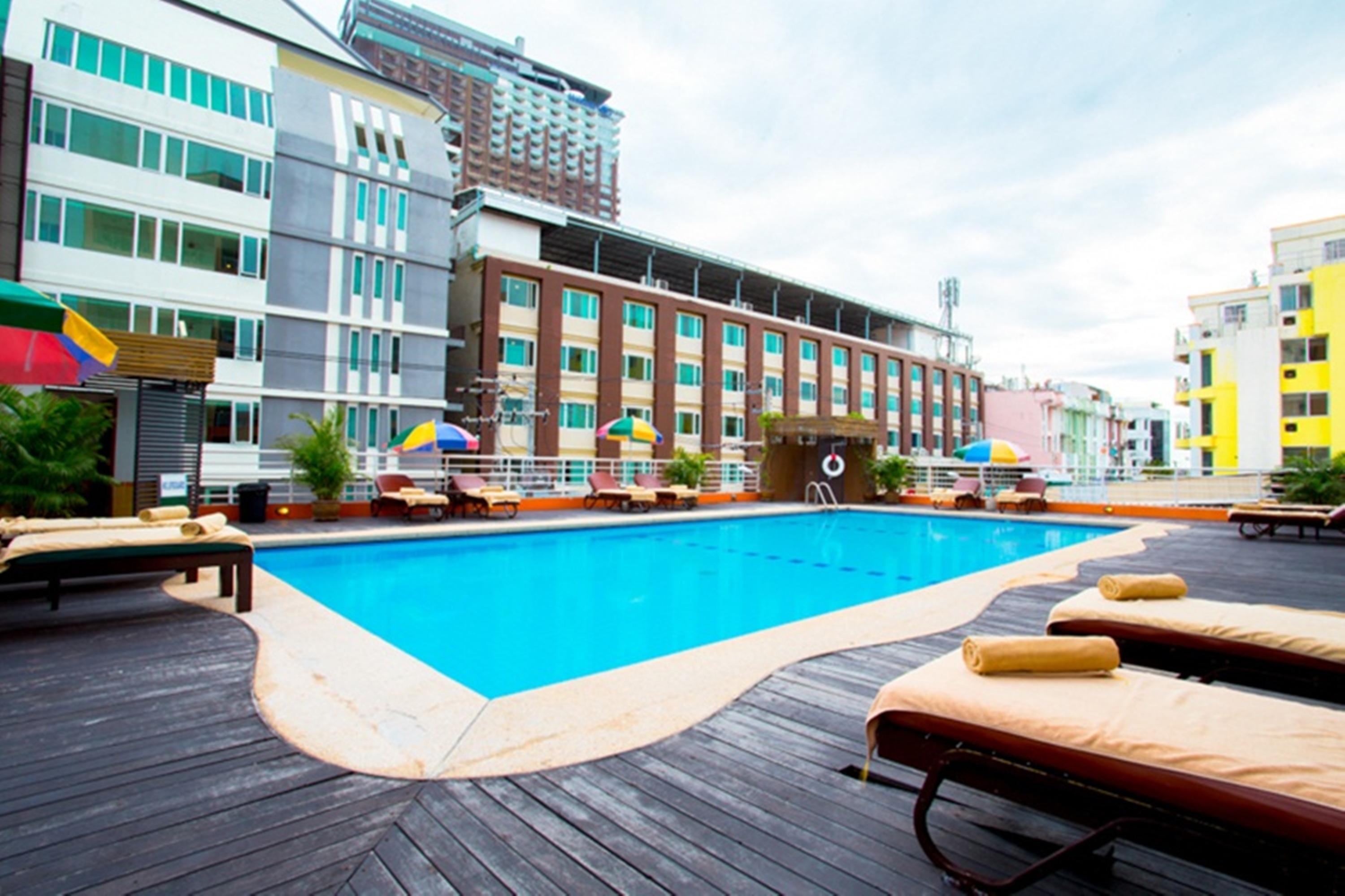Eastiny Plaza Hotel Pattaya Extérieur photo
