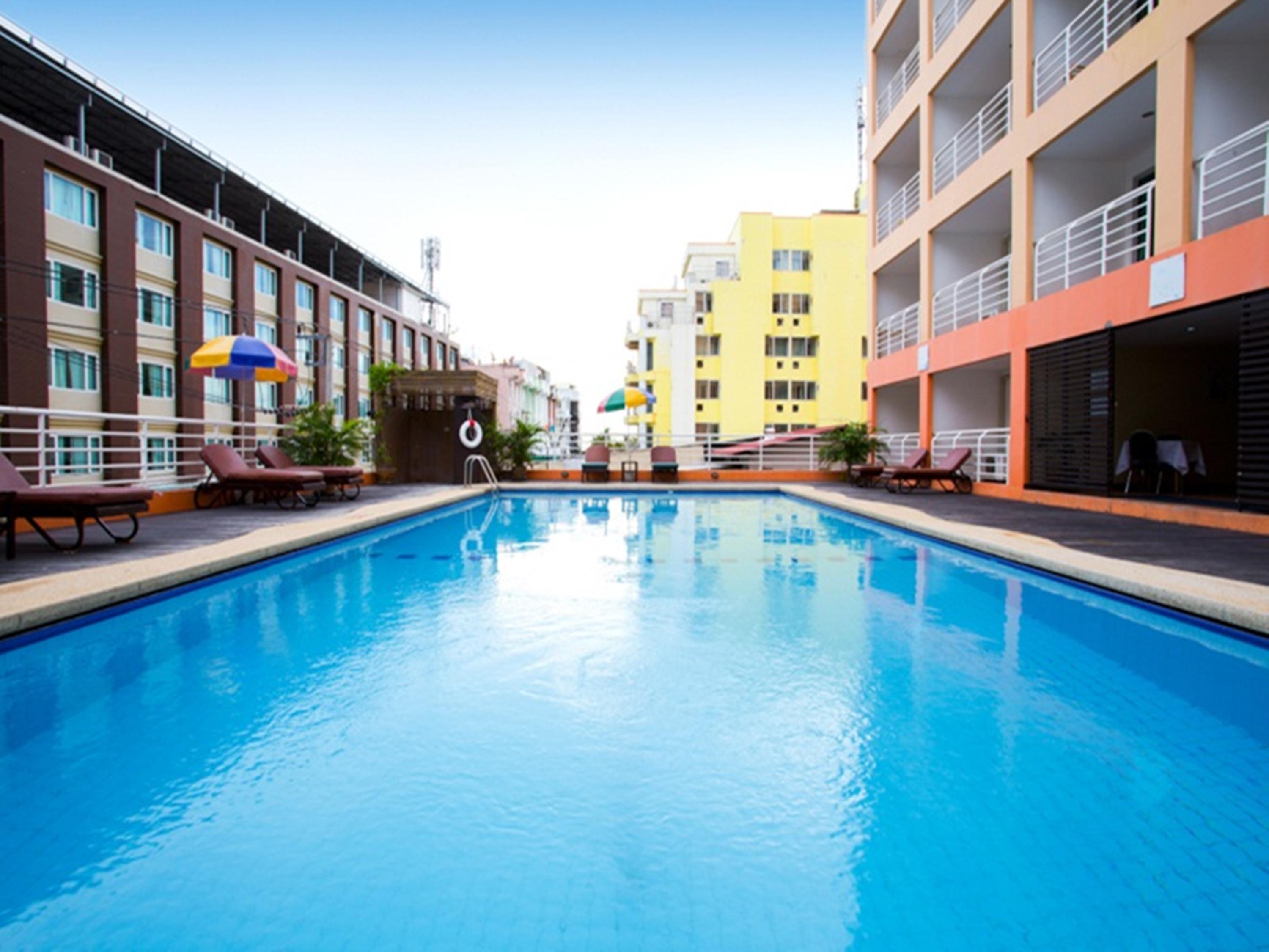 Eastiny Plaza Hotel Pattaya Extérieur photo