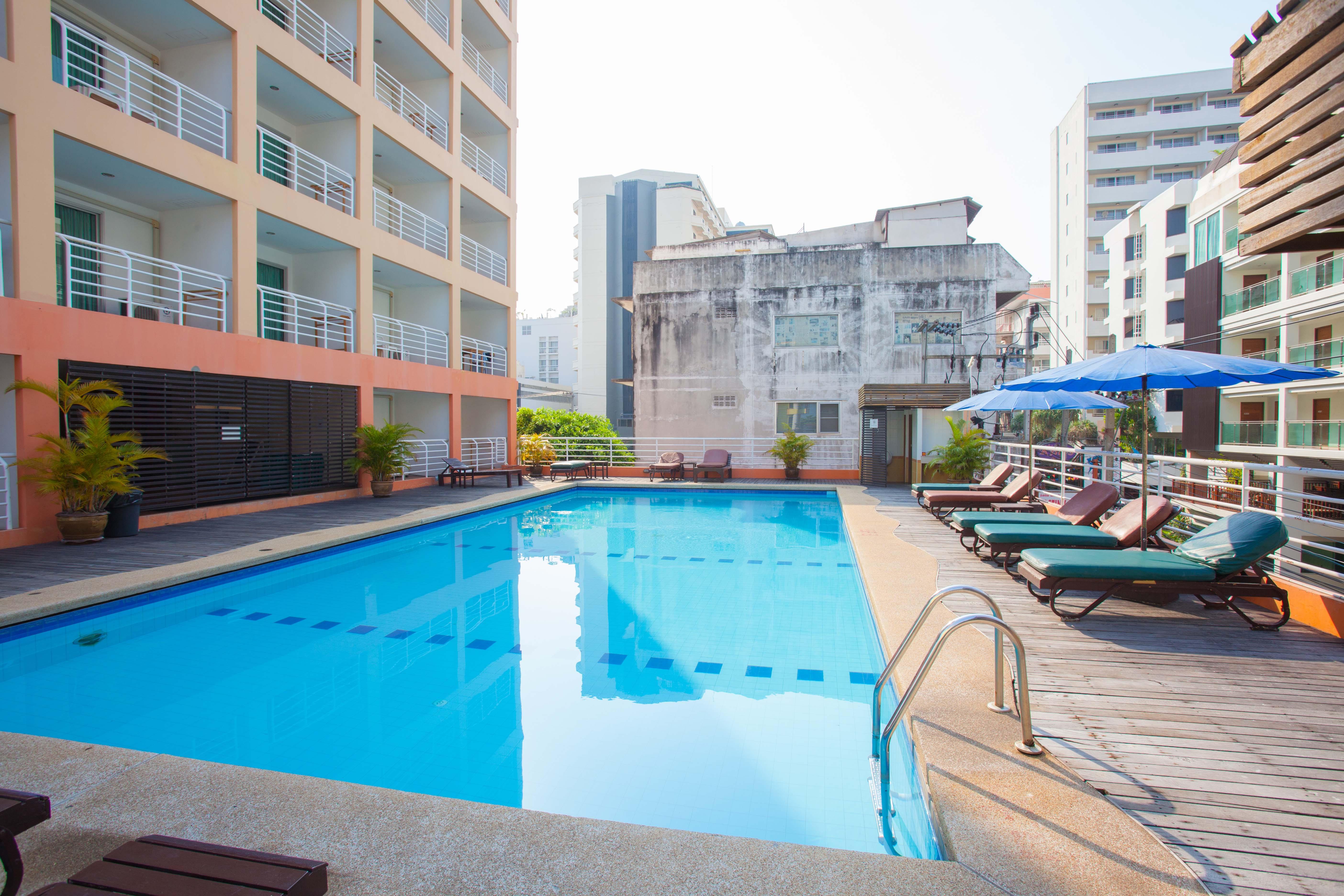Eastiny Plaza Hotel Pattaya Extérieur photo