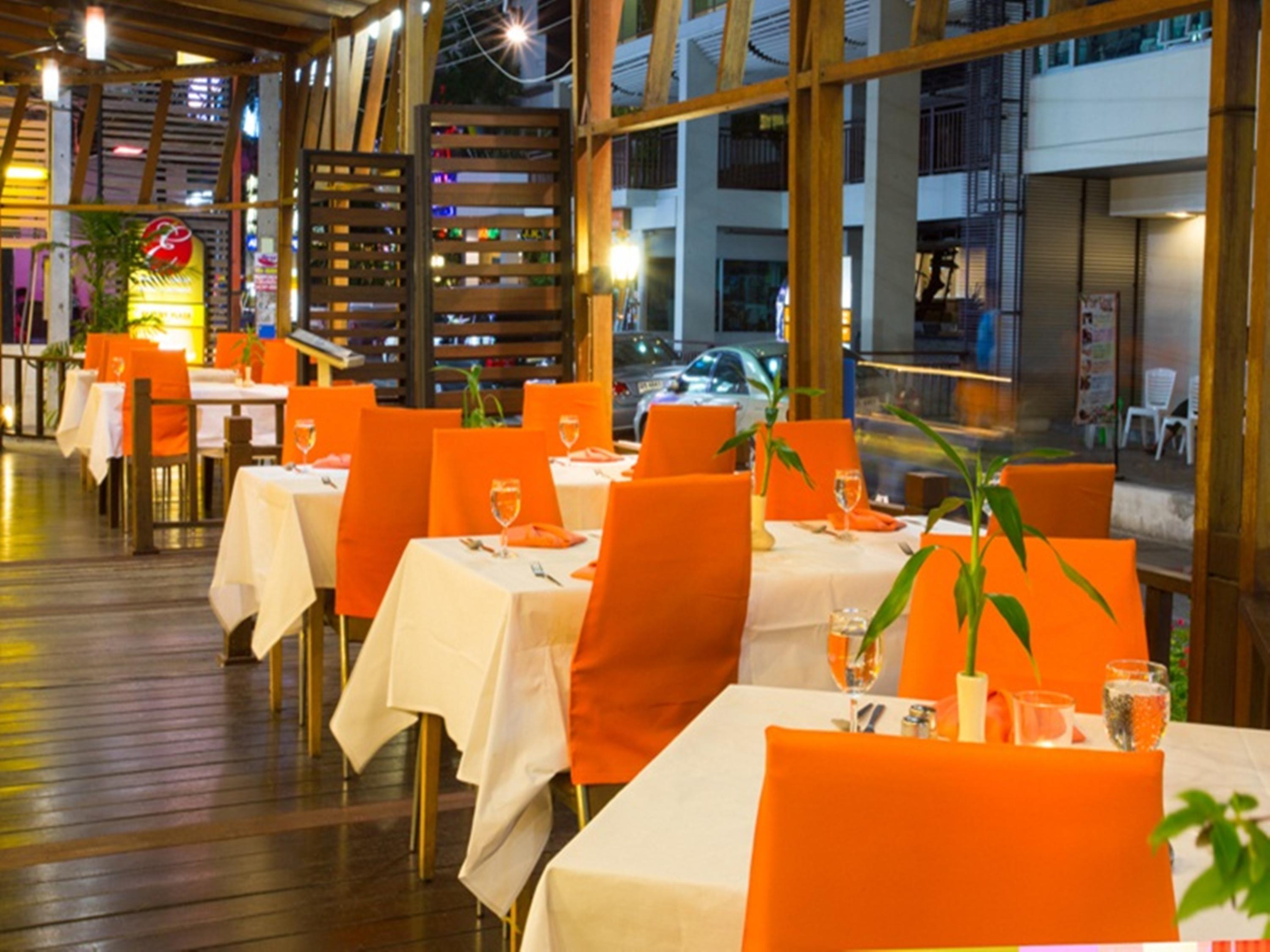 Eastiny Plaza Hotel Pattaya Extérieur photo