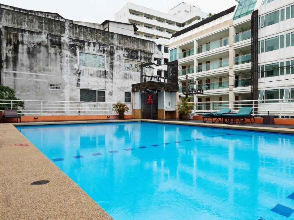 Eastiny Plaza Hotel Pattaya Extérieur photo