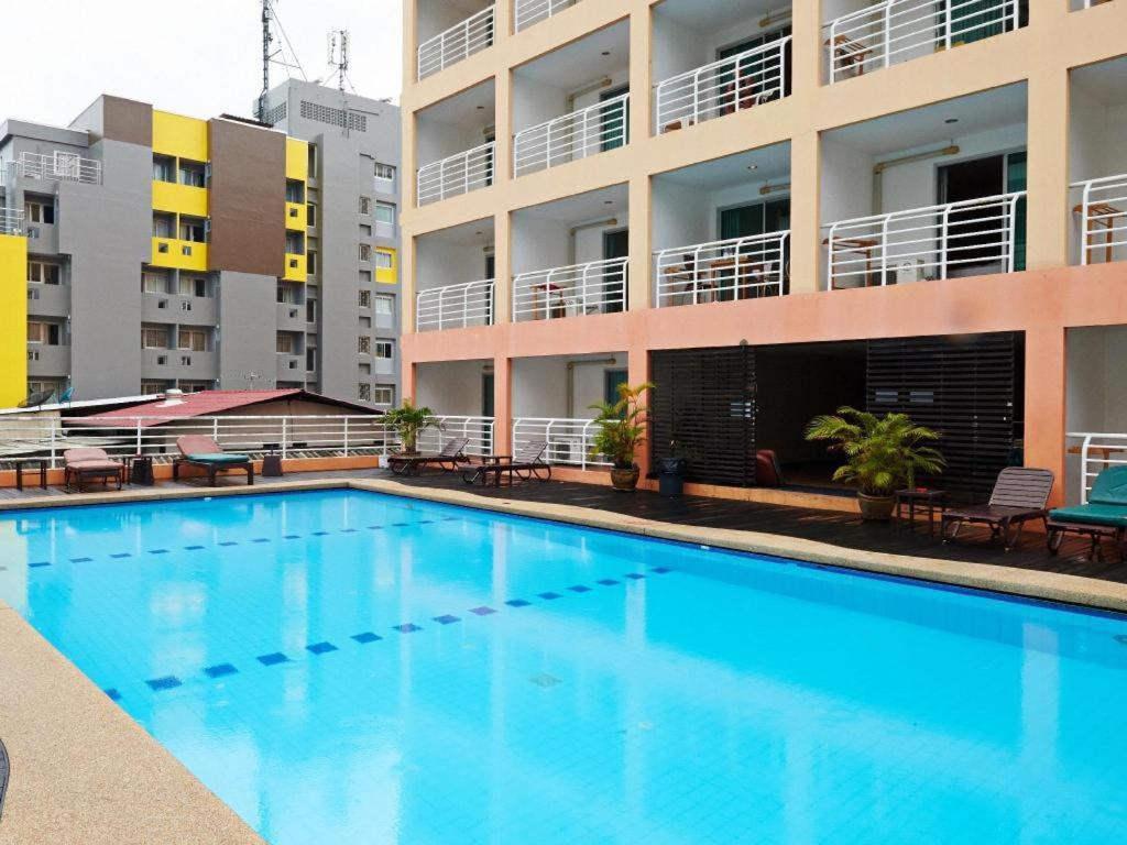 Eastiny Plaza Hotel Pattaya Extérieur photo