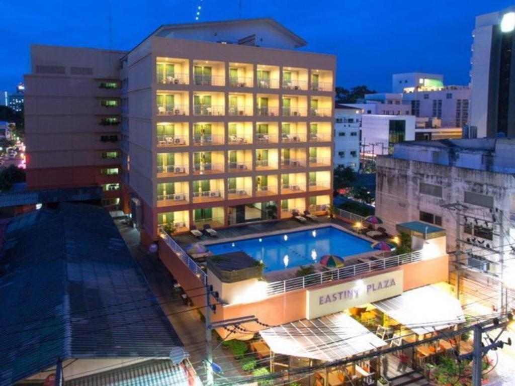 Eastiny Plaza Hotel Pattaya Extérieur photo