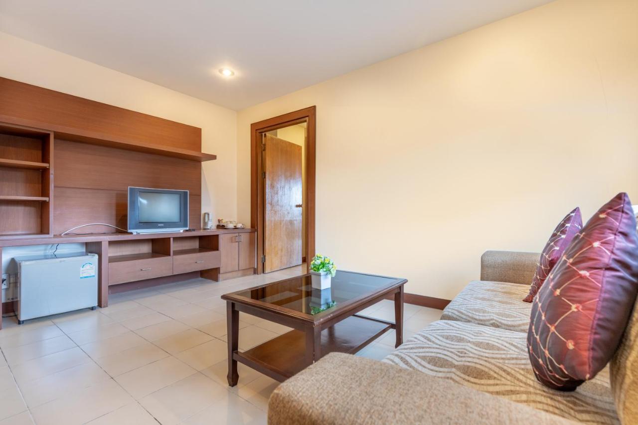 Eastiny Plaza Hotel Pattaya Extérieur photo