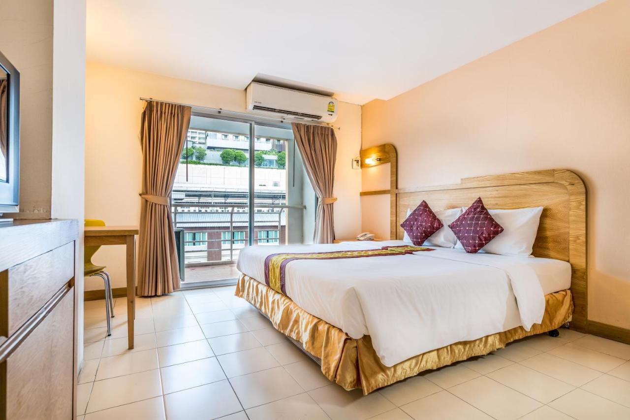 Eastiny Plaza Hotel Pattaya Extérieur photo