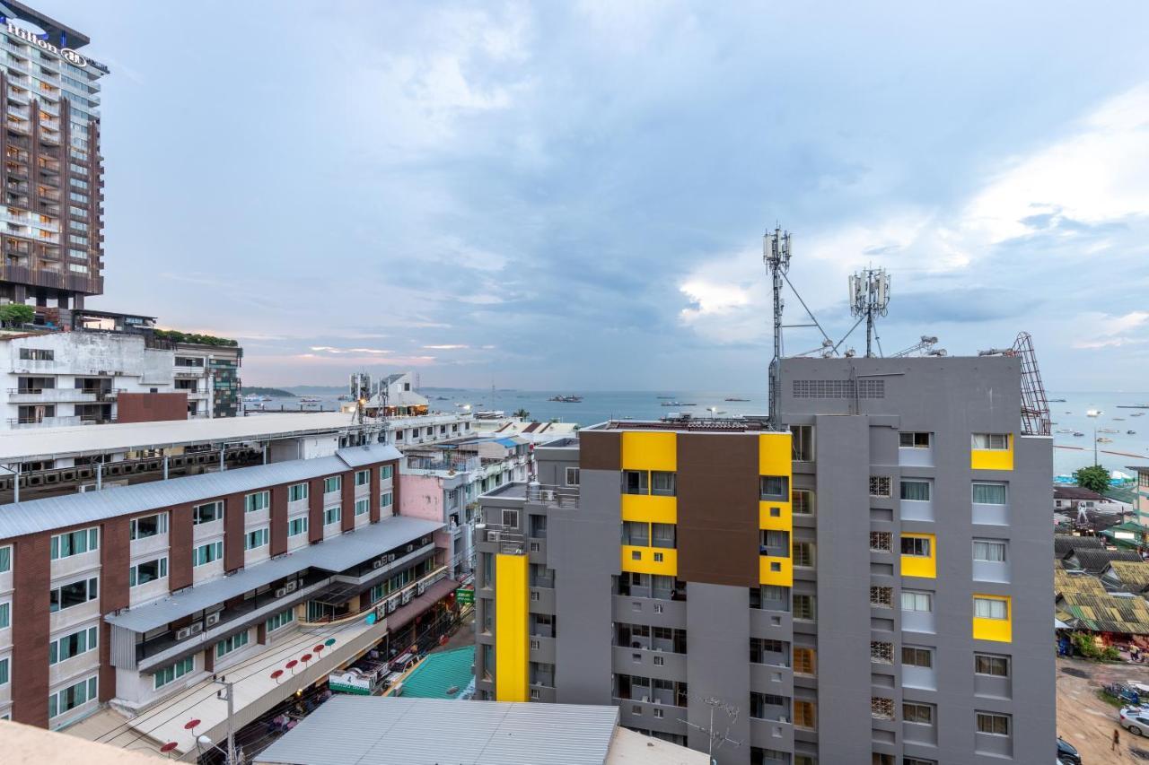 Eastiny Plaza Hotel Pattaya Extérieur photo